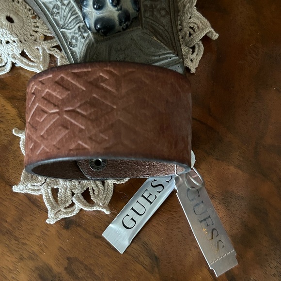 Hand-Tooled Leather Bracelet - Picture 8 of 8